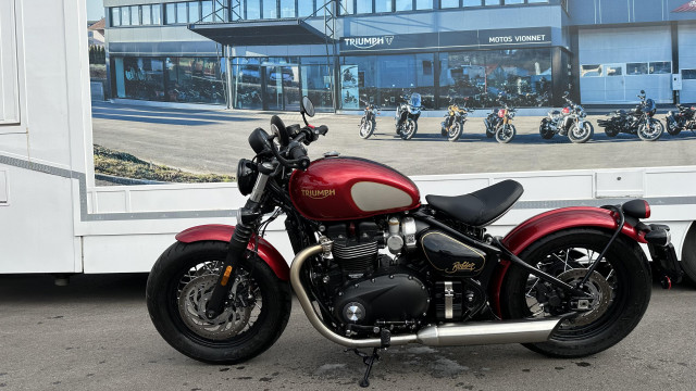 TRIUMPH Bonneville Bobber 1200 Gold Line Retro Neufahrzeug