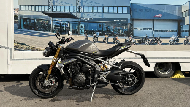 TRIUMPH Speed Triple 1200 RS Naked Demo vehicle