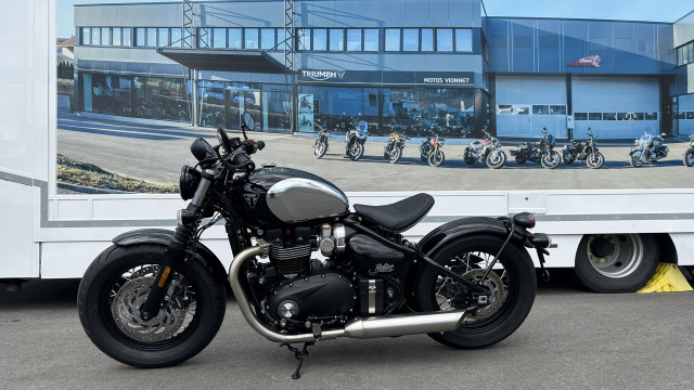 TRIUMPH Bonneville Bobber 1200 Chrome Edition Retro Neufahrzeug