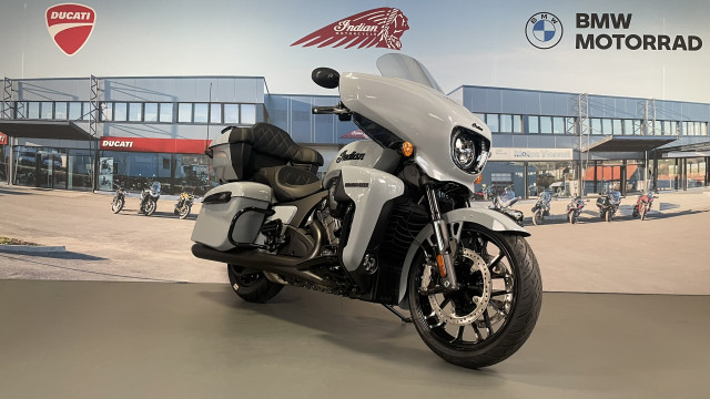 INDIAN Roadmaster PowerPlus Dark Horse Touring Neufahrzeug