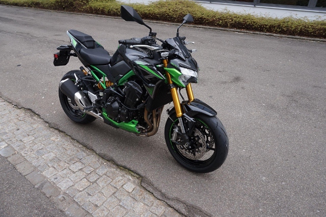 KAWASAKI Z 900 Naked Neufahrzeug