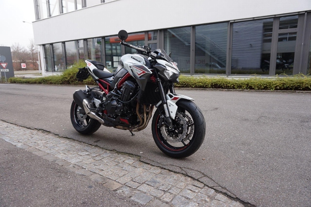KAWASAKI Z 900 Naked Neufahrzeug