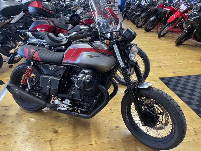 MOTO GUZZI V7 III Rough Retro Occasion