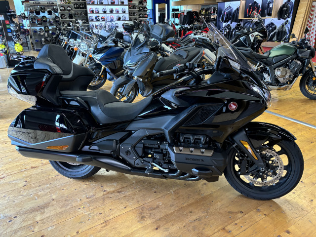 HONDA GL 1800 Gold Wing Tour Touring Used