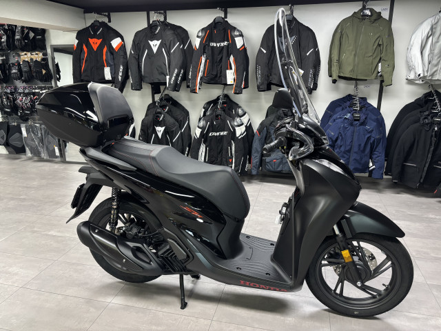HONDA SH 125 Sporty Scooter Used