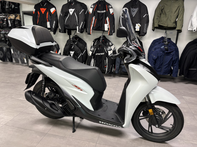 HONDA SH 125 Sporty Scooter Used