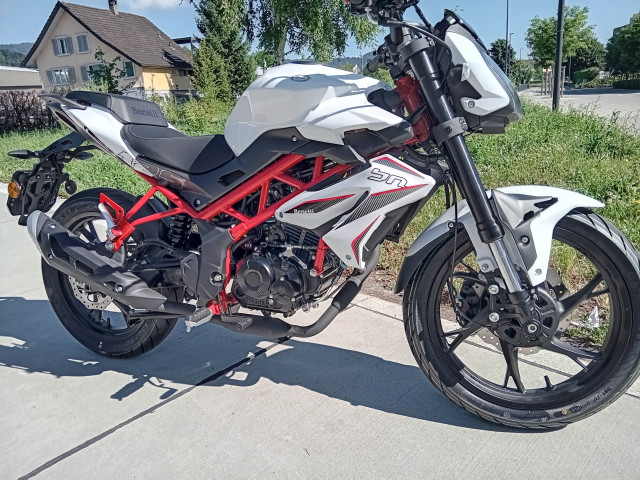 BENELLI BN 125 Naked Neufahrzeug