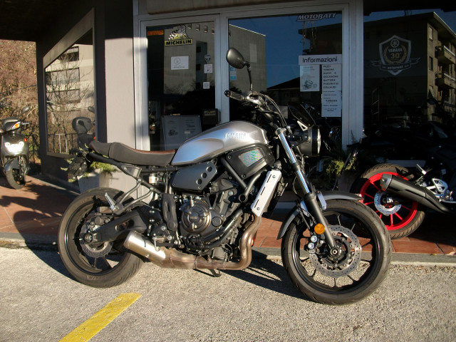 YAMAHA XSR 700 Retro Usato