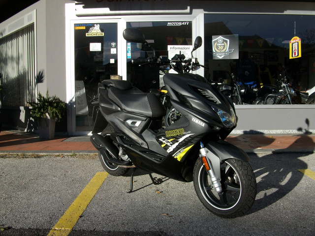 YAMAHA Aerox R NS 50 Naked Roller Occasion