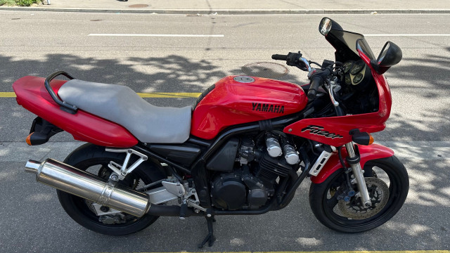 YAMAHA FZS 600 Fazer Touring Used