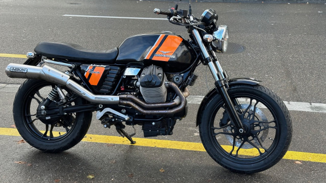 MOTO GUZZI V7 II Stone Retro Occasion