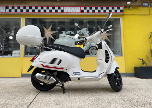 PIAGGIO Vespa GTS 125 Scooter Moto nuova