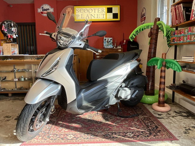 PIAGGIO Beverly 400 HPE Sport Scooter Used