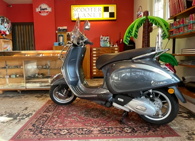 PIAGGIO Vespa Primavera 125 Touring Roller Neufahrzeug