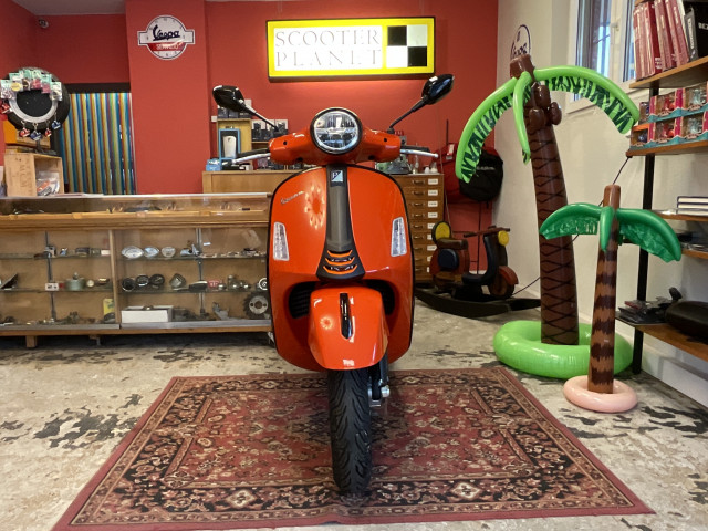 PIAGGIO Vespa GTS 300 HPE Super Sport Scooter New vehicle