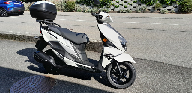 SUZUKI UN 125 Avenis Roller Vorführfahrzeug