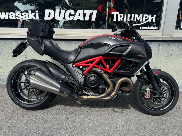 DUCATI Diavel 1200 Carbon Red Naked Used