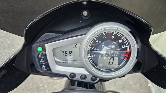 TRIUMPH Street Triple 675 Naked Occasion TRIUMPH Street Triple 675 Naked Occasion