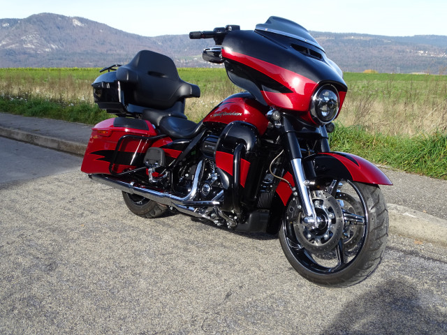 HARLEY-DAVIDSON FLHXSE 1868 CVO Street Glide Touring Occasion