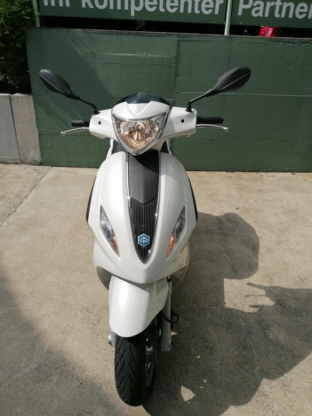 PIAGGIO Fly 125 Scooter Used