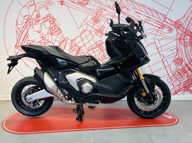 HONDA X-ADV 750 Scooter Registrazione di un giorno