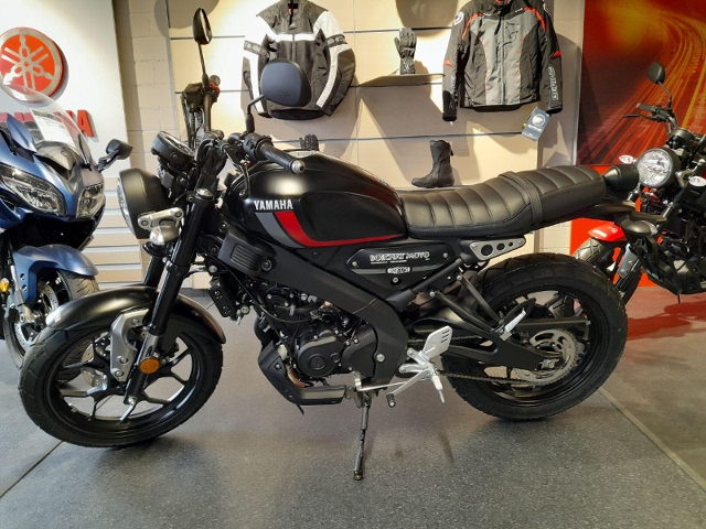 Yamaha xsr discount on road price