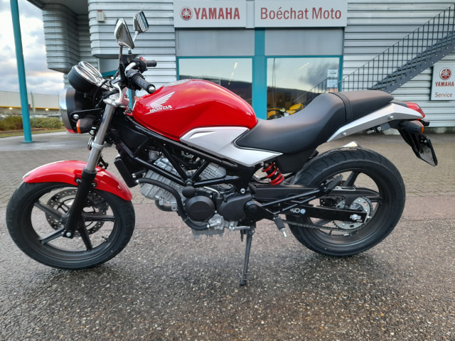 Buying a motorcycle: HONDA VTR 250 motorcycles and scooters for sale