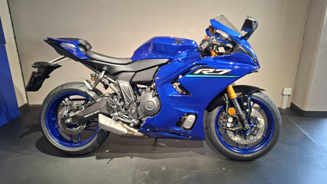 YAMAHA R7 Sport Neufahrzeug YAMAHA R7 Sport Neufahrzeug