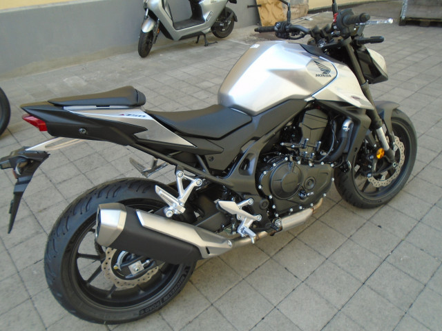 HONDA CB 750 Hornet Naked Neufahrzeug