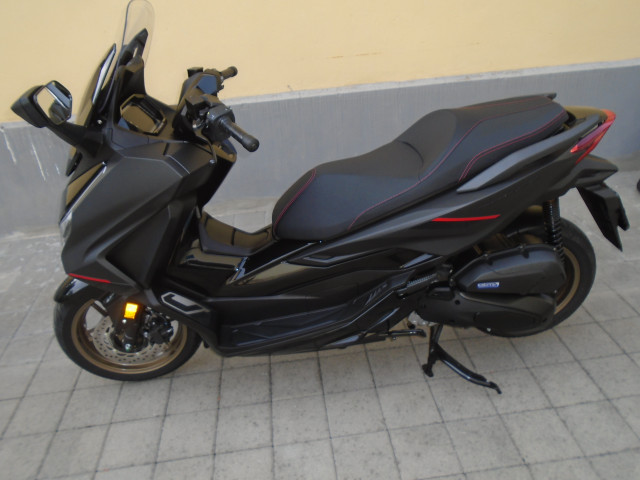 HONDA NSS 125 Forza Special Edition Roller Neufahrzeug