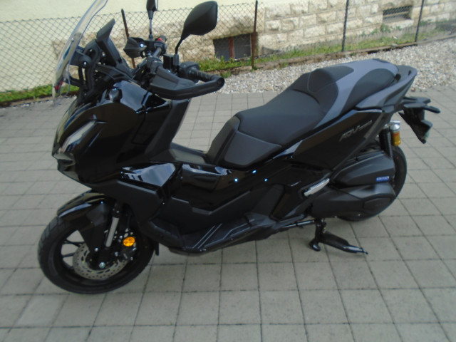 HONDA ADV 350 Roller Neufahrzeug