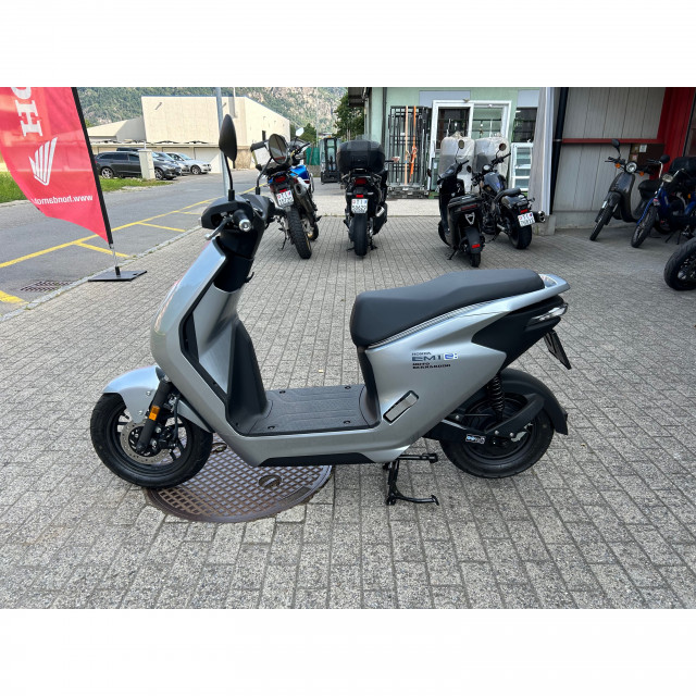 HONDA EM1 e Scooter Registrazione di un giorno