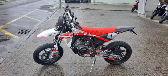FANTIC MOTOR XMF 125 Supermoto Tageseinlösung