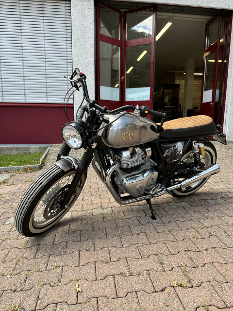 ROYAL-ENFIELD Interceptor 650 Twin Retro Usato