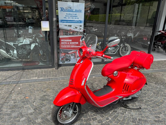 PIAGGIO Vespa 946 125 RED Roller Occasion