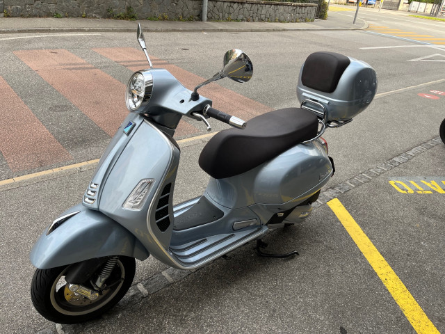 PIAGGIO Vespa GTS 125 Super Swiss Edition Roller Occasion