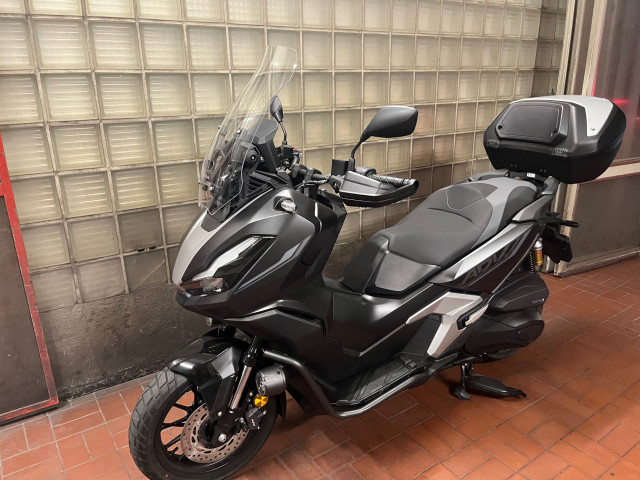 HONDA ADV 350 Smart Top Box Roller Occasion