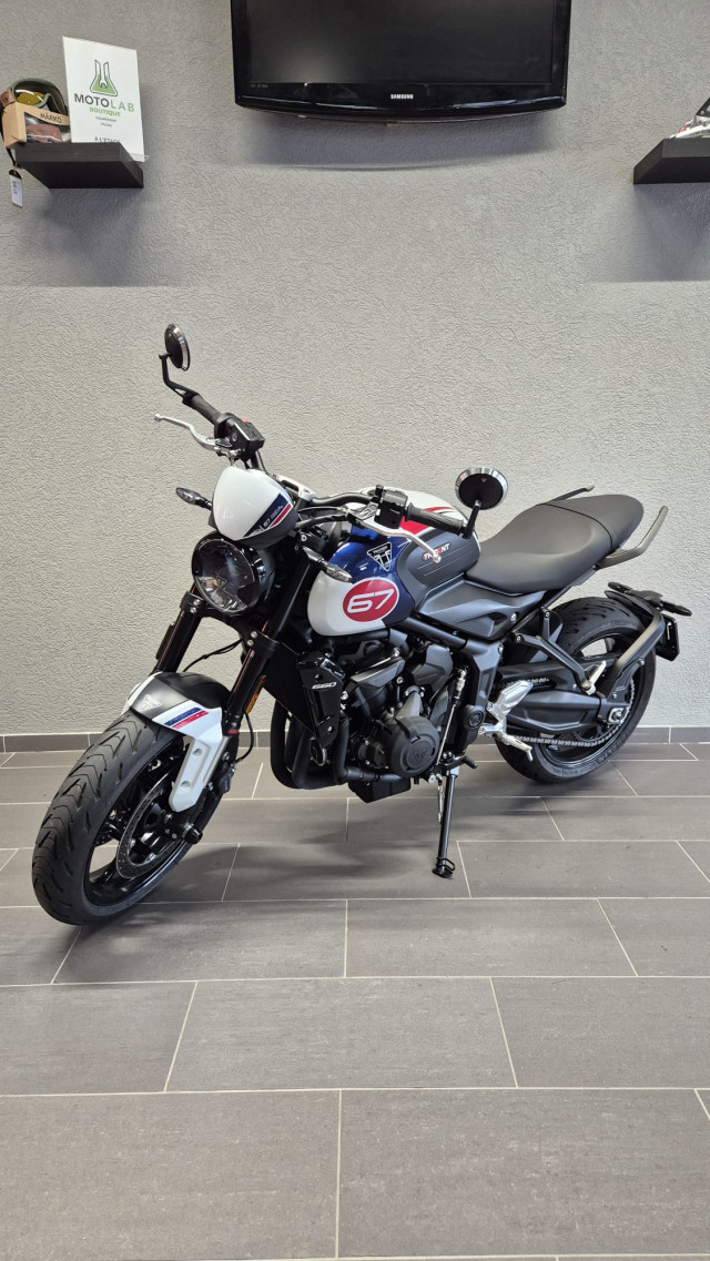 TRIUMPH Trident 660 Triple Tribute Edition Naked Occasion