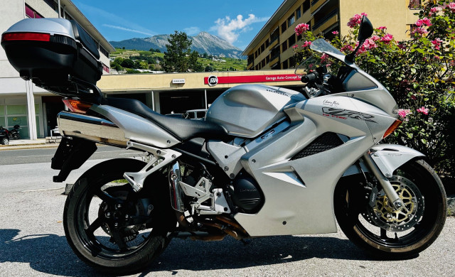 HONDA VFR 800 F Touring Occasion