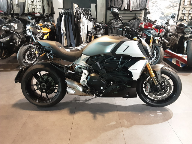 DUCATI Diavel 1260 S Naked Used