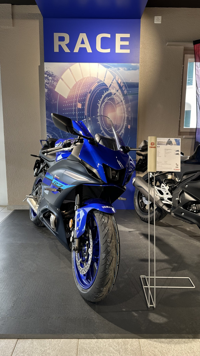 YAMAHA R7 Sport Neufahrzeug