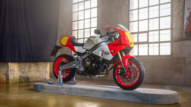 YAMAHA XSR 900 GP Retro Tageseinlösung