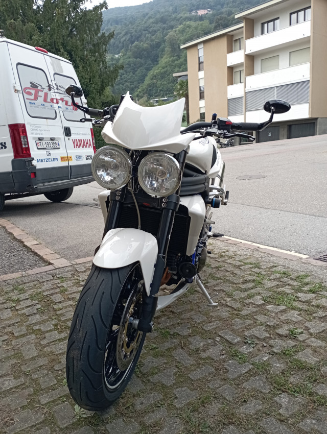 TRIUMPH Speed Triple 1050 Naked Usato