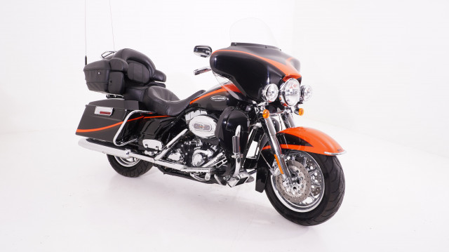 HARLEY-DAVIDSON FLHTCUSE 1802 Screamin Eagle Ultra Touring Occasion