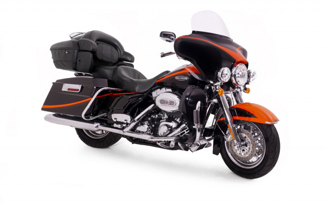 HARLEY-DAVIDSON FLHTCUSE 1802 Screamin Eagle Ultra Touring Occasion