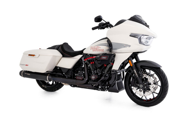 HARLEY-DAVIDSON FLTRXSTSE 1977 CVO Road Glide ST 121 Touring Occasion