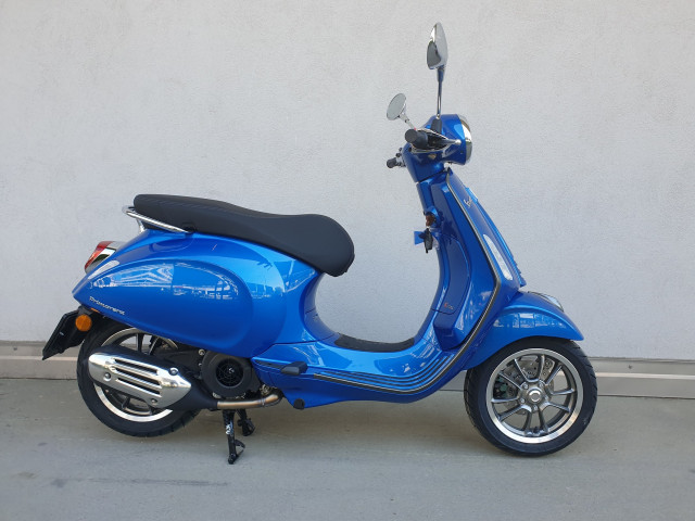 PIAGGIO Vespa Primavera 125 Sport Scooter Moto neuve