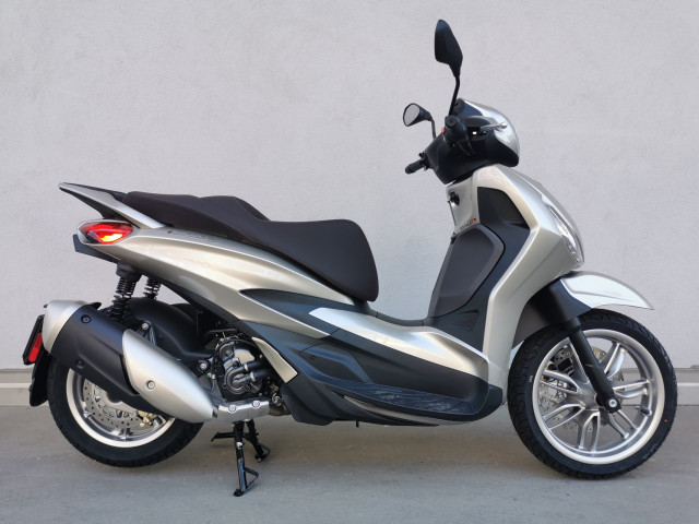 PIAGGIO Beverly 300 HPE Scooter Moto nuova