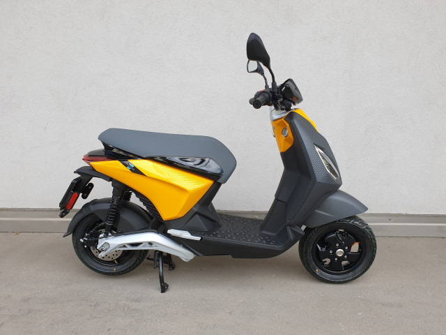 PIAGGIO 1 Active Scooter New vehicle