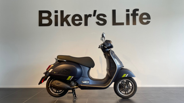 PIAGGIO Vespa GTS 300 HPE Super Tech Roller Neufahrzeug